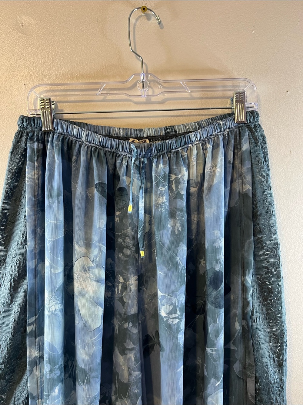 Intimately by Free People Ready to go Bloomer Pants in Storm Combo NWOT - Picture 5 of 15